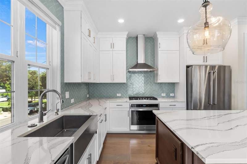 3 bedroom Townhouse at 404 S Melville Avenue #4, 404 S Melville Twnhms, Tampa — photo 2