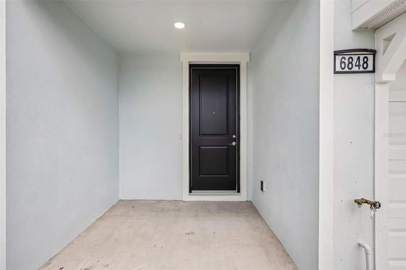 3 bedroom Townhouse at 6848 Holcombe Down Drive, Twin Oaks, Zephyrhills — photo 2