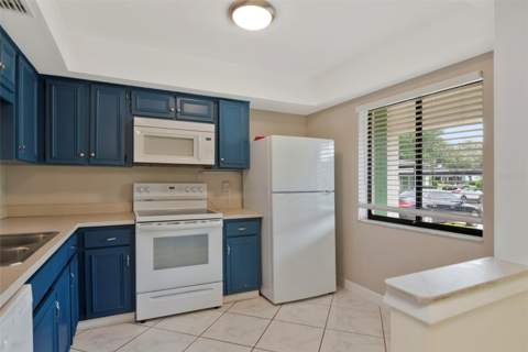 2569 Laurelwood Drive #11B, Clearwater FL - photo 8 of 38