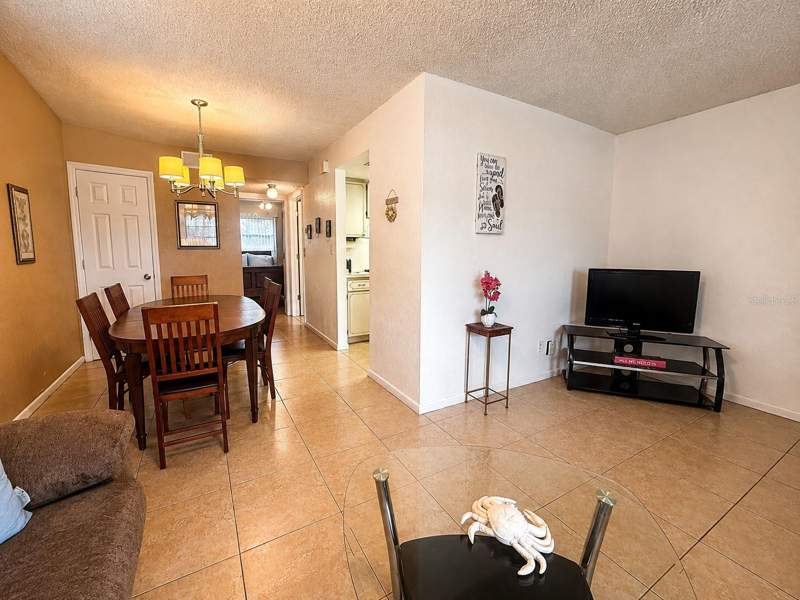 1 bedroom Condominium at 6044 22nd Avenue #2, Villa Valencia Garden Condo, St Petersburg — photo 3