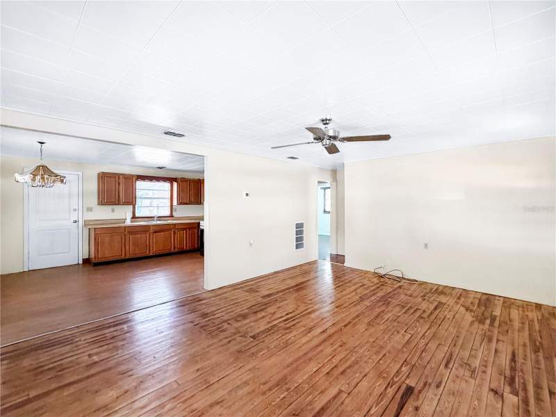 4 bedroom Single Family Residence at 1455 10TH STREET, HIGHLAND PARK, LARGO — photo 3