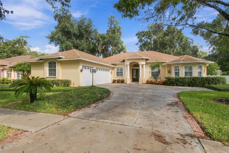 4 bedroom Single Family Residence at 816 Citrus Wood Lane, Citrus Wood Unit 2, Valrico — photo 2