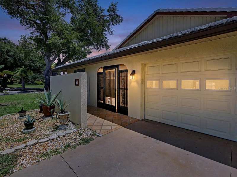 2 bedroom Single Family Residence at 20 Idle Sands Drive, Hourglass Lakes Ph 3, Venice — photo 1