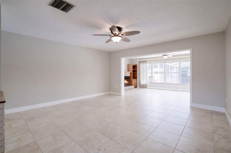 4 bedroom Single Family Residence at 1627 Canal Court, Tavares North Lakewood Park Add 01, Tavares — photo 4