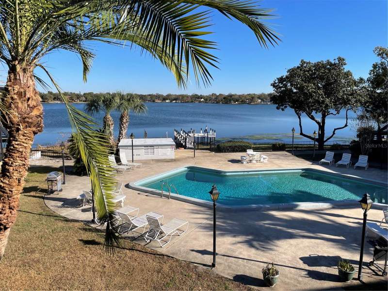Pineloch Lake Apartments