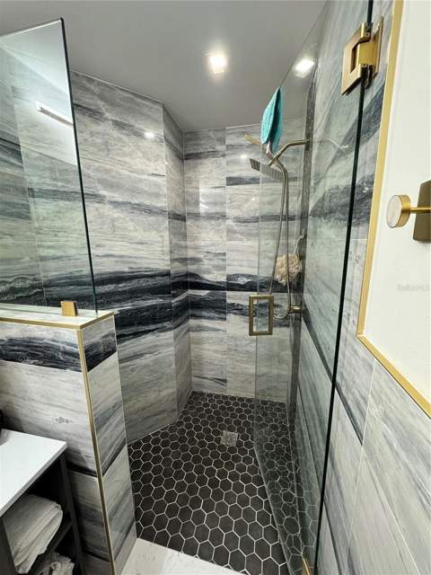 10114 Briarwick Court, Tampa FL - photo 18 of 42