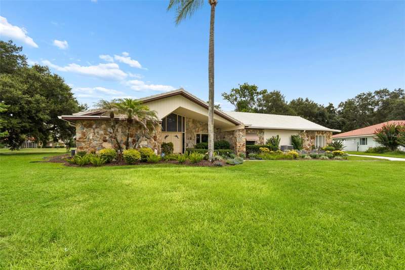 4 bedroom Single Family Residence at 2364 Violet Pl, Tarpon Woods Third Add, Palm Harbor — photo 2