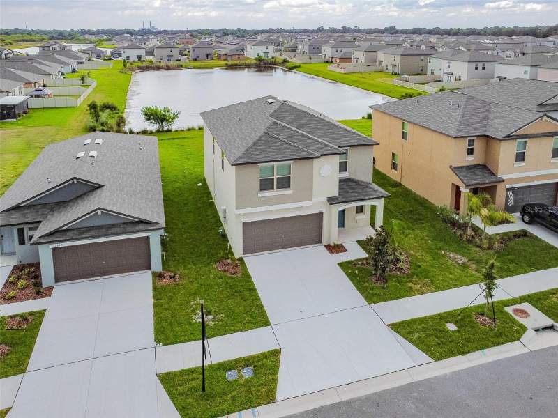 5 bedroom Single Family Residence at 5064 White Chicory Drive, Lynwood, Apollo Beach — photo 2