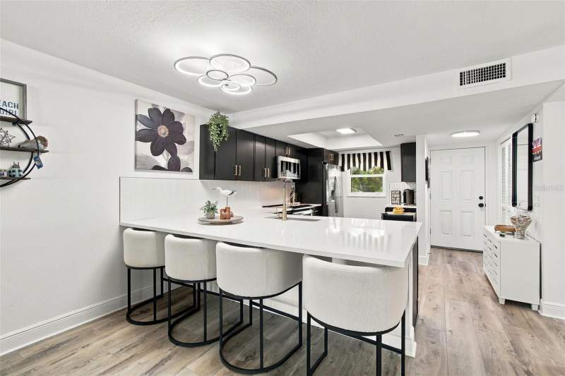 2 bedroom Condominium at 4805 Alt 19 #713, Cove Spgs Condo, Palm Harbor — photo 5