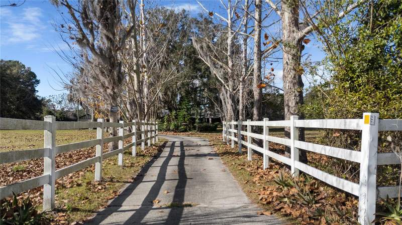 3 bedroom Single Family Residence at 6604 Mt Plymouth Road, J B Babcocks Sub, Apopka — photo 2
