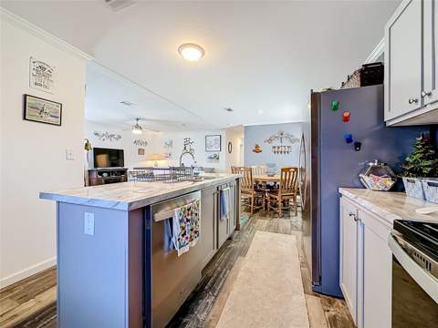 10485 Holiday Shores Drive #302, Largo FL - photo 10 of 52