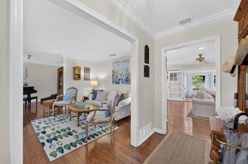 3 bedroom Single Family Residence at 823 Woods Court, Dommerich Woods, Maitland — photo 2