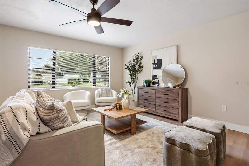 4 bedroom Single Family Residence at 1348 Radclyffe Road, Radclyffe Terrace Sub, Orlando — photo 2