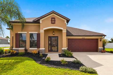 1904 Via Napoli Street, home for sale in Plant City 33566