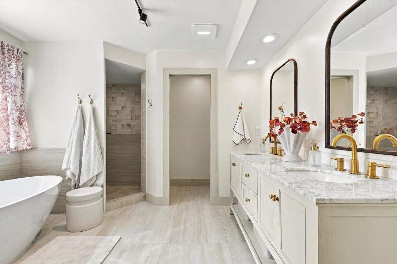 4 bedroom Single Family Residence at 1515 Midnight Pass Way, Coachman Ridge-Tract A-1, Clearwater — photo 5
