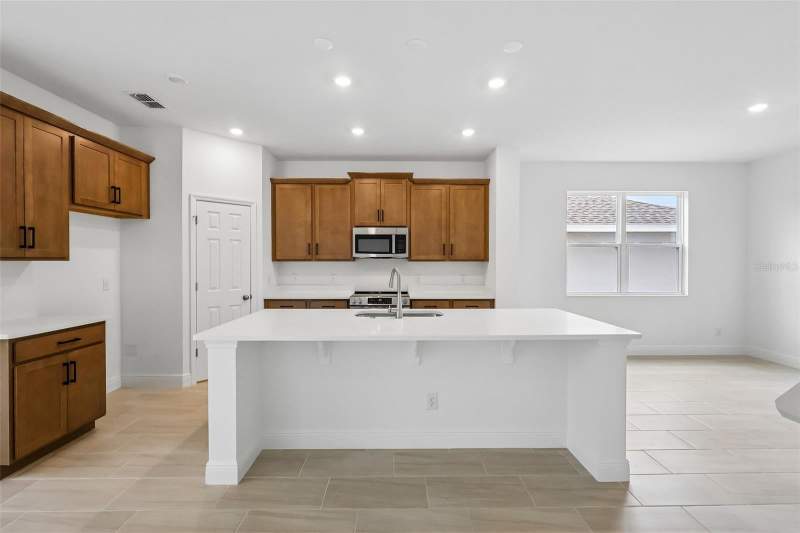 5 bedroom Single Family Residence at 7276 Rolling Leaf Road, Trinity Lakes Ph 3, Groveland — photo 5
