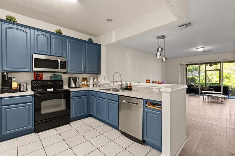 2 bedroom Townhouse at 2160 Stockton Drive, Regency Oaks Unit One, Sanford — photo 4