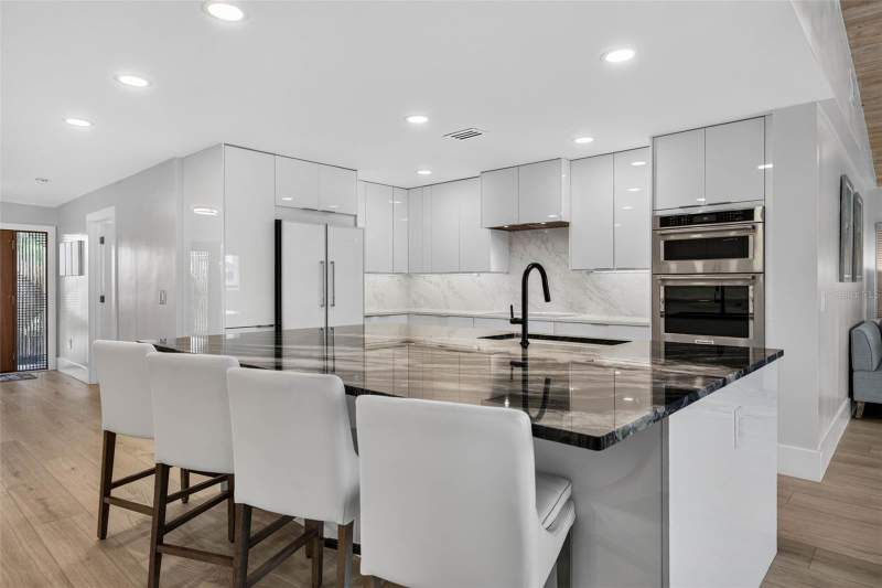 3 bedroom Single Family Residence at 8009 13th Avenue, South Cswy Isle Yacht Club 4th Add, St Petersburg — photo 3