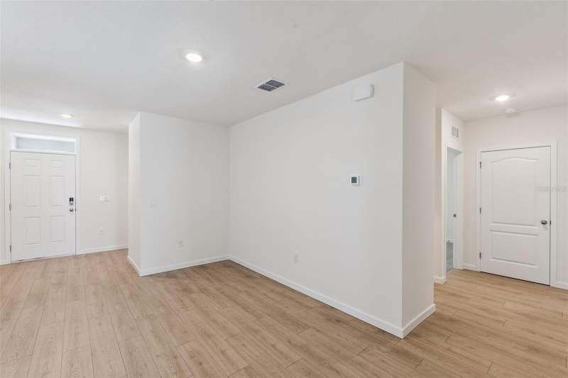 3 bedroom Single Family Residence at 1368 Grand Flora Lane, Concorde Ph 3, Sanford — photo 3