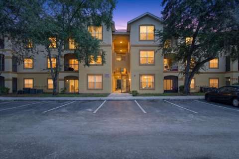 5608 Pinnacle Heights Circle #305, home for sale in Tampa 33624