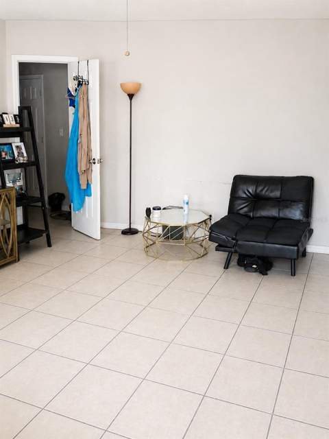 712 N Castle Court, Tampa FL - photo 10 of 13