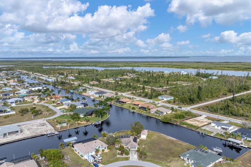 3 bedroom Single Family Residence at 15500 Longview Road, Port Charlotte Sec 081, Port Charlotte — photo 3