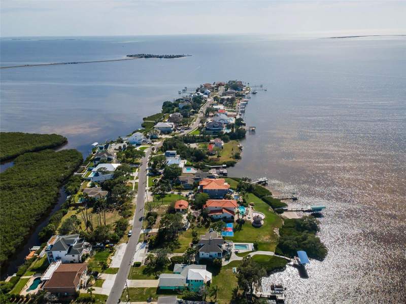 3 bedroom Single Family Residence at 1626 Sea Breeze Drive, Sea Breeze Island, Tarpon Springs — photo 4