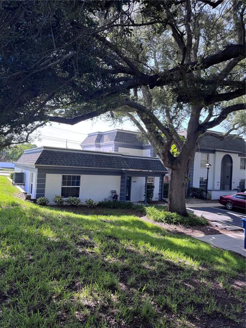 2 bedroom Condominium at 1201 N McMullen Booth Road, Kapok Manor Condo, Clearwater — photo 2
