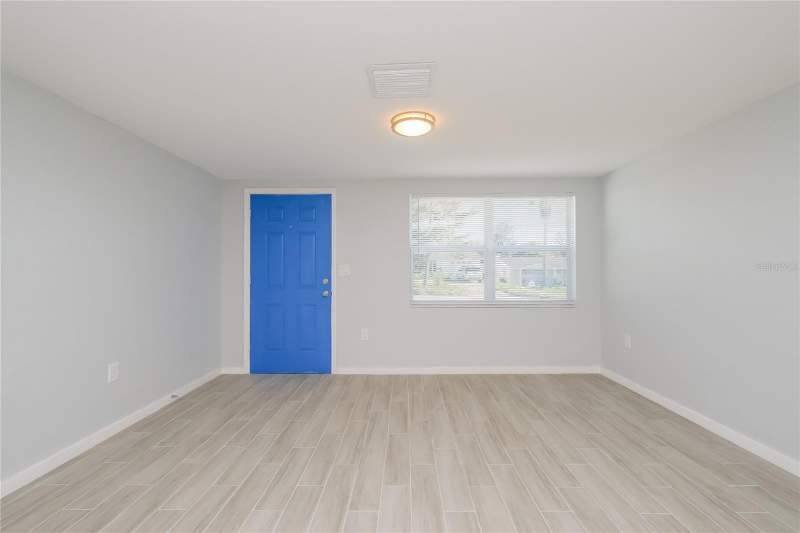 3 bedroom Single Family Residence at 5340 Baroque Drive, Forest Hills, Holiday — photo 2