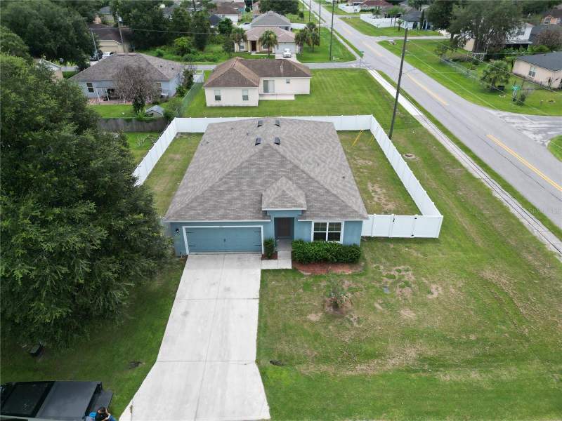 4 bedroom Single Family Residence at 233 Tiffany Court, Poinciana Village 2 Nbhd 1, Kissimmee — photo 2
