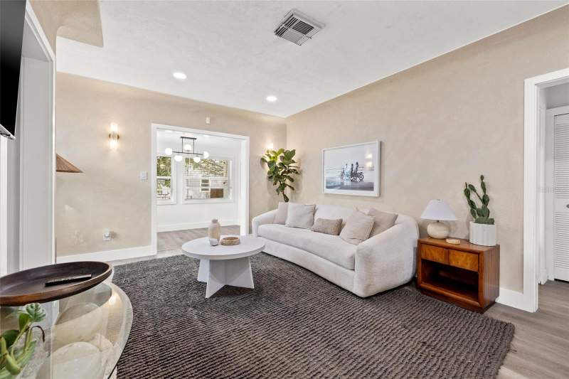 3 bedroom Single Family Residence at 3731 6th Avenue, McLeods Add, St Petersburg — photo 4