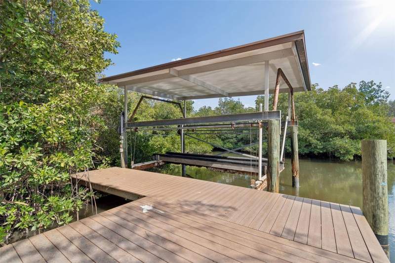 4 bedroom Single Family Residence at 8402 Boxwood Drive, Bay Crest Park Unit No 10-A, Tampa — photo 2