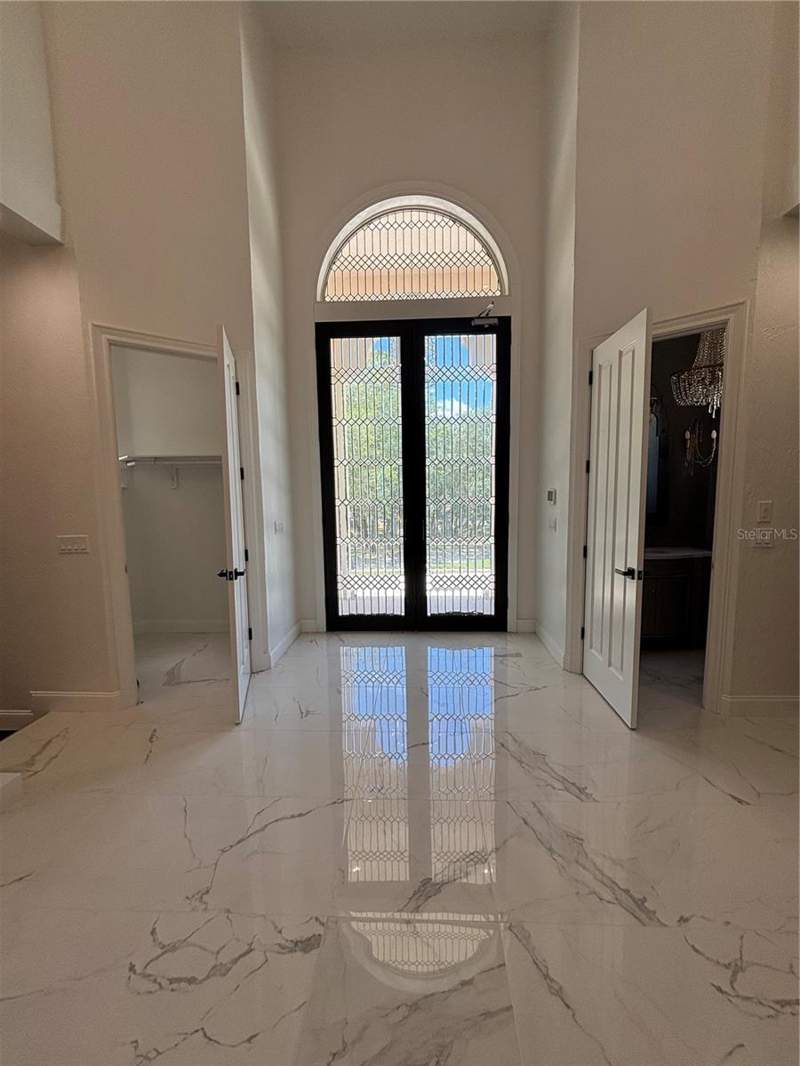 8 bedroom Single Family Residence at 1040 Sweetwater Club Boulevard, Sweetwater Club Unit 4, Longwood — photo 4