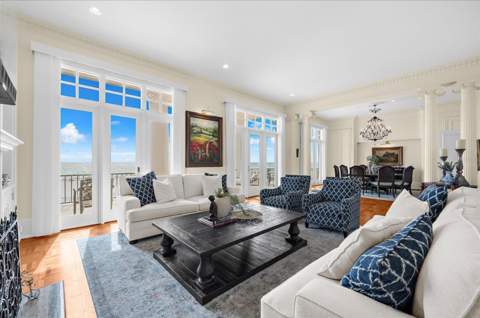 810 Eldorado Avenue, Clearwater Beach FL - photo 9 of 81