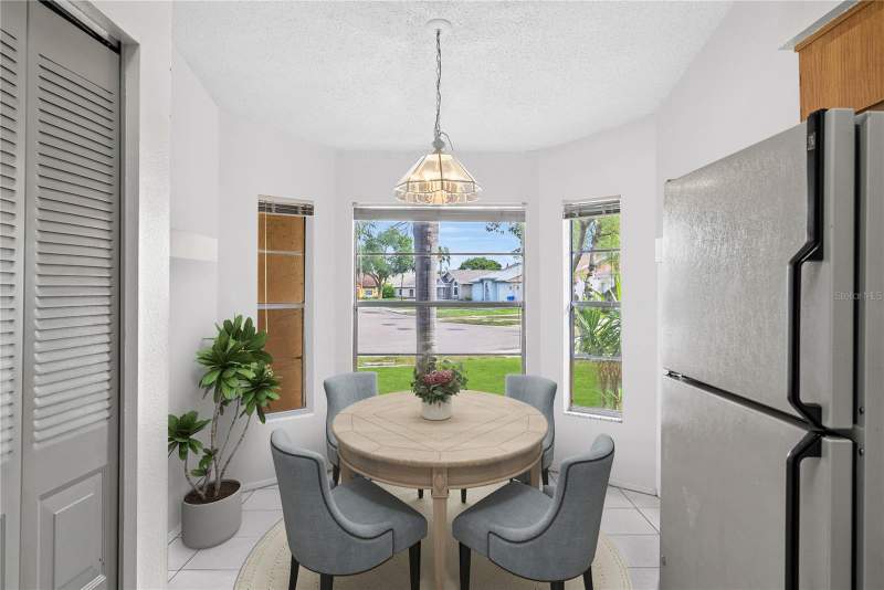 3 bedroom Single Family Residence at 8601 Twin Farms Pl, Countryway Prcl B Trct 1 Ph, Tampa — photo 3