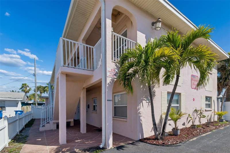 1 bedroom Condominium at 525 73rd Ave #5, Tropical Breeze Condo, St Pete Beach — photo 3