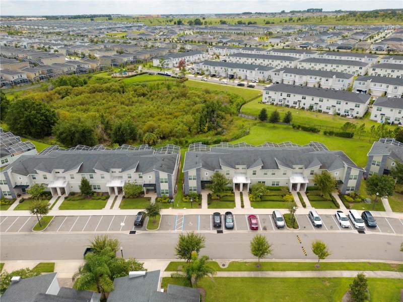 5 bedroom Townhouse at 302 Ocean Course Avenue, Stoneybrook South North Prcl Ph 1, Davenport — photo 3