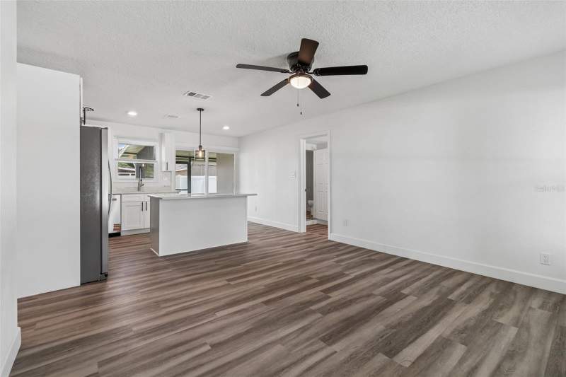 4 bedroom Single Family Residence at 4417 W Fairview Heights, Gandy Gardens 5, Tampa — photo 3