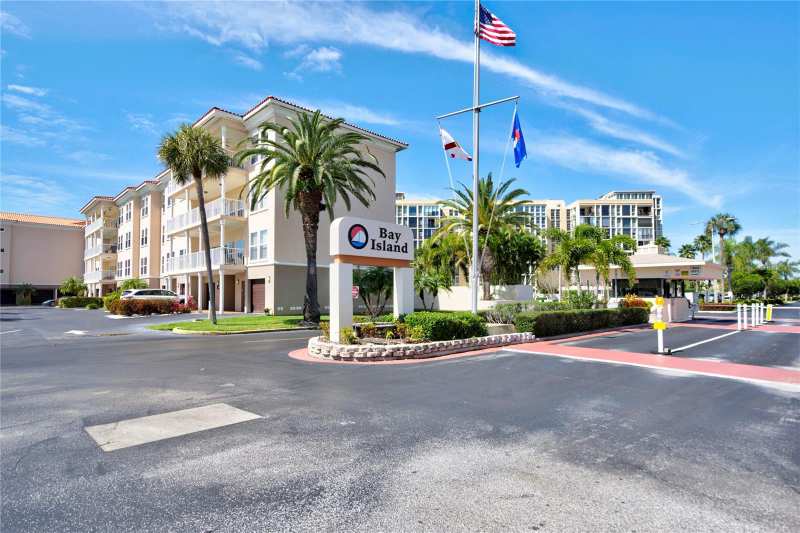 3 bedroom Condominium at 7600 Sun Island Drive #804, Bay Island Group 14, South Pasadena — photo 1