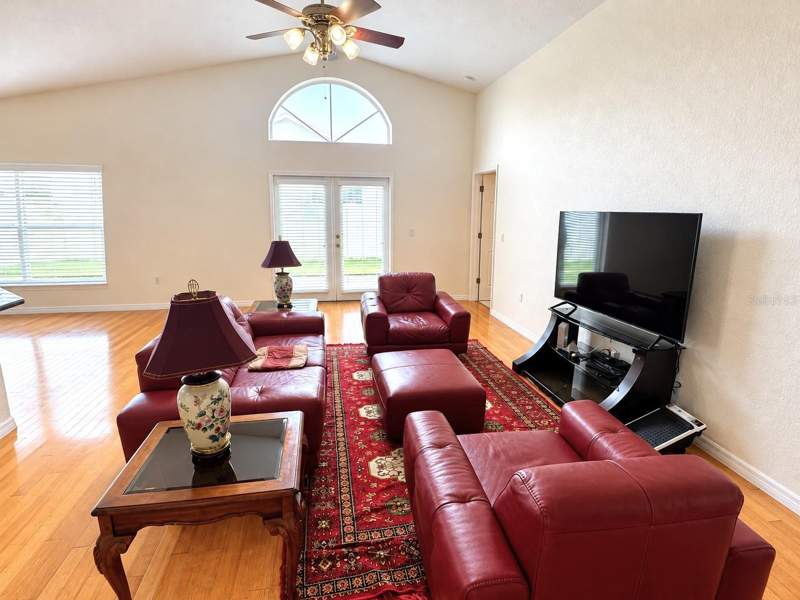 3 bedroom Single Family Residence at 12935 Pineforest Way, Pine Forest, Largo — photo 4