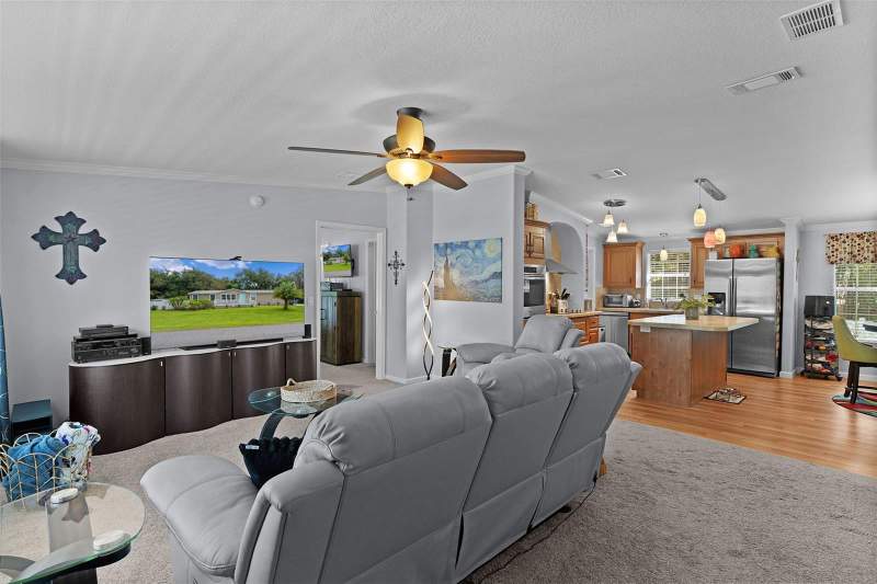 3 bedroom Manufactured Home at 40316 Grays Airport Road, Carlton Village, Lady Lake — photo 3