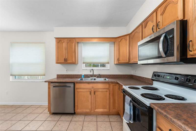 3 bedroom Single Family Residence at 2026 SW 73rd Street, Pepper Mill, Gainesville — photo 2