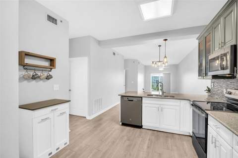 316 8th Street #703, St Petersburg FL - photo 8 of 58