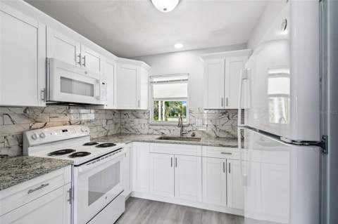 4911 Floramar Terrace, New Port Richey FL - photo 15 of 92