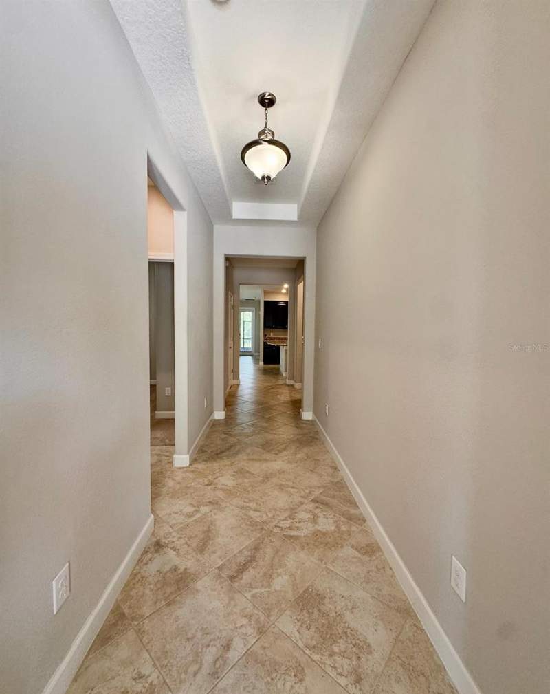 4 bedroom Single Family Residence at 14023 Tropical Kingbird Way, Oaks At Shady Creek Ph 1, Riverview — photo 4