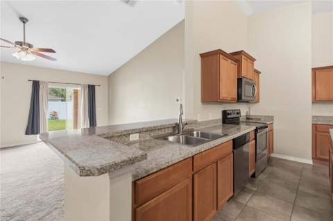 4069 Marina Isle Drive, Kissimmee FL - photo 17 of 43