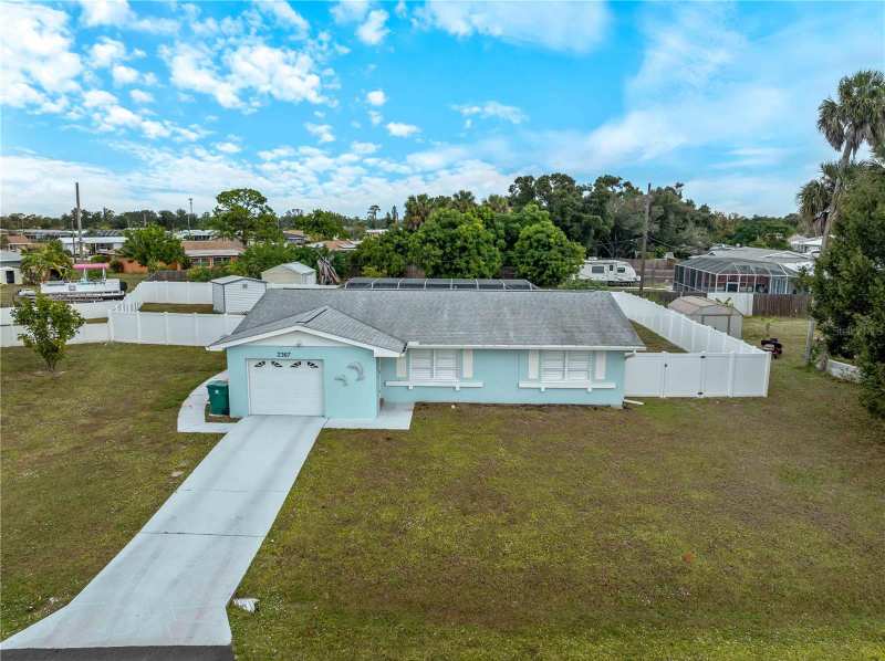 2 bedroom Single Family Residence at 2367 Ivanhoe Street, Port Charlotte Sec 020, Port Charlotte — photo 1