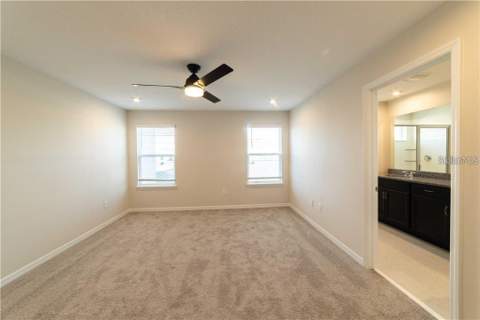16306 Prairie School Drive, Winter Garden FL - photo 10 of 29