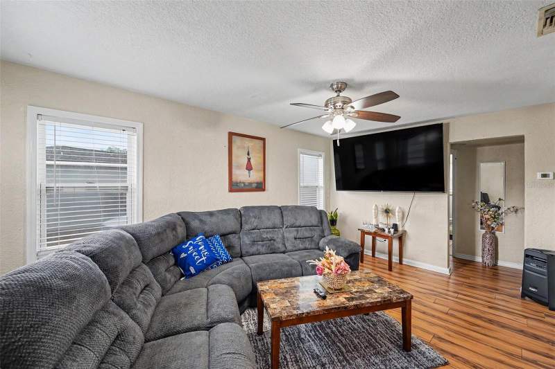 3 bedroom Single Family Residence at 1464 Druid Road, Breeze Hill, Clearwater — photo 5