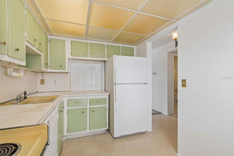 2 bedroom Condominium at 1900 68TH STREET #210, CROSSWINDS COLONY ONE CONDO, ST PETERSBURG — photo 5